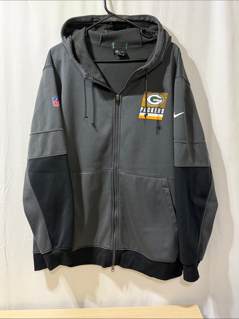NFL Nike Men's Gray & Black Green Bay Packers Full-Zip Hoodie.